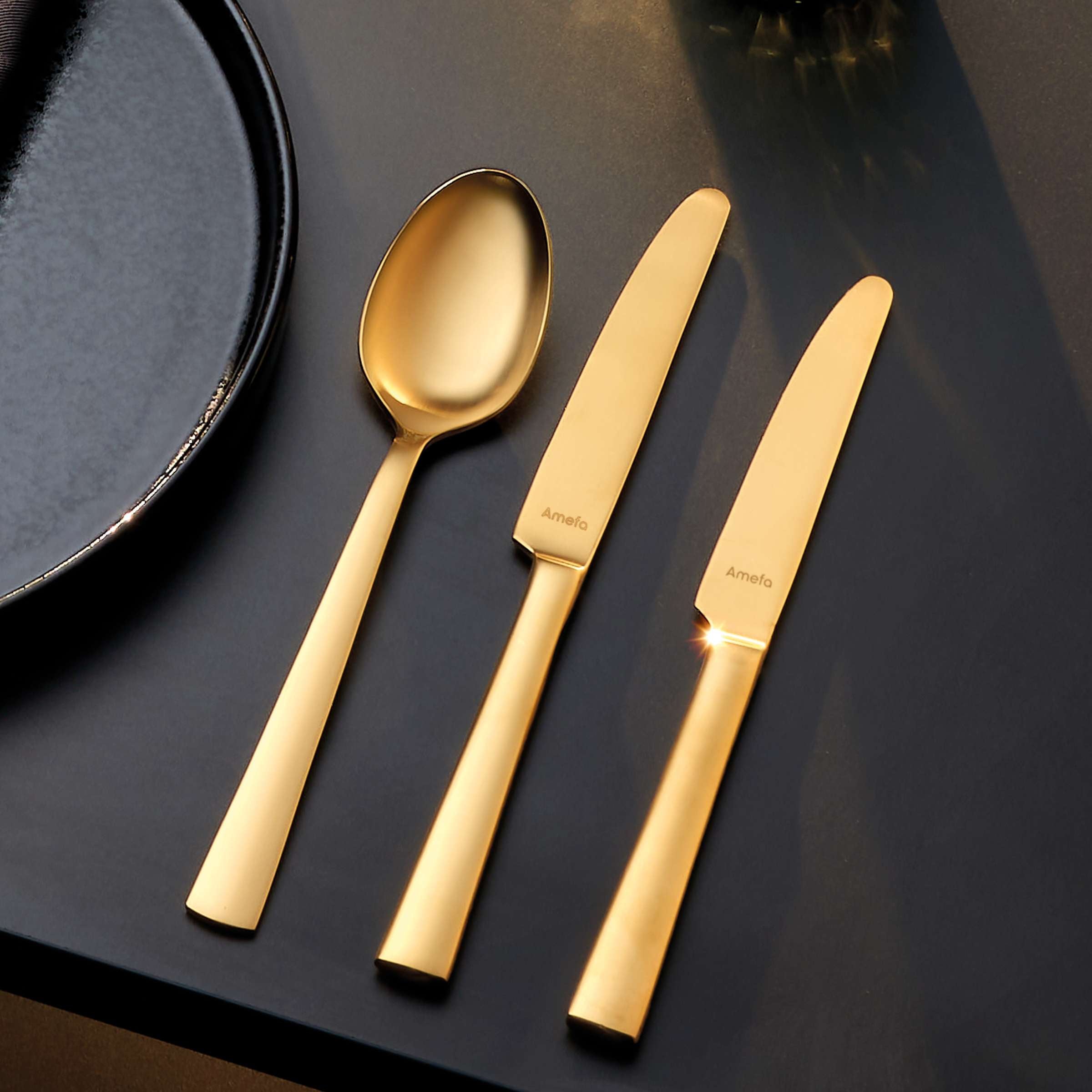 Amefa VENTURA Besteckset 24-teilig aus PVD-gold mattiertem Edelstahl, stilvolles Besteck für den Esstisch