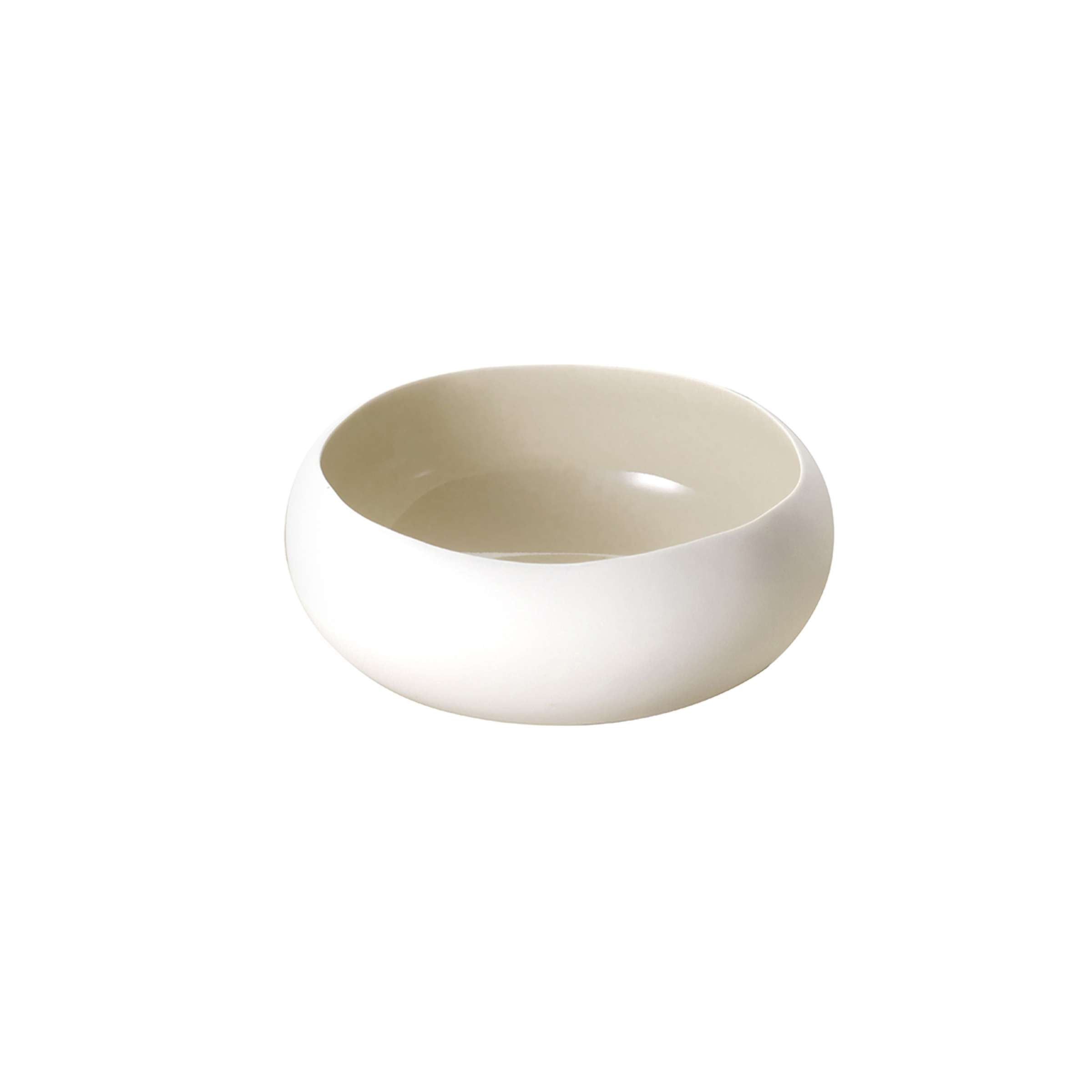 Weiße OSLO WHITE Schüssel von Médard de Noblat, elegante Tafelware, detailreiche Nahaufnahme der weißen Keramikschüssel
