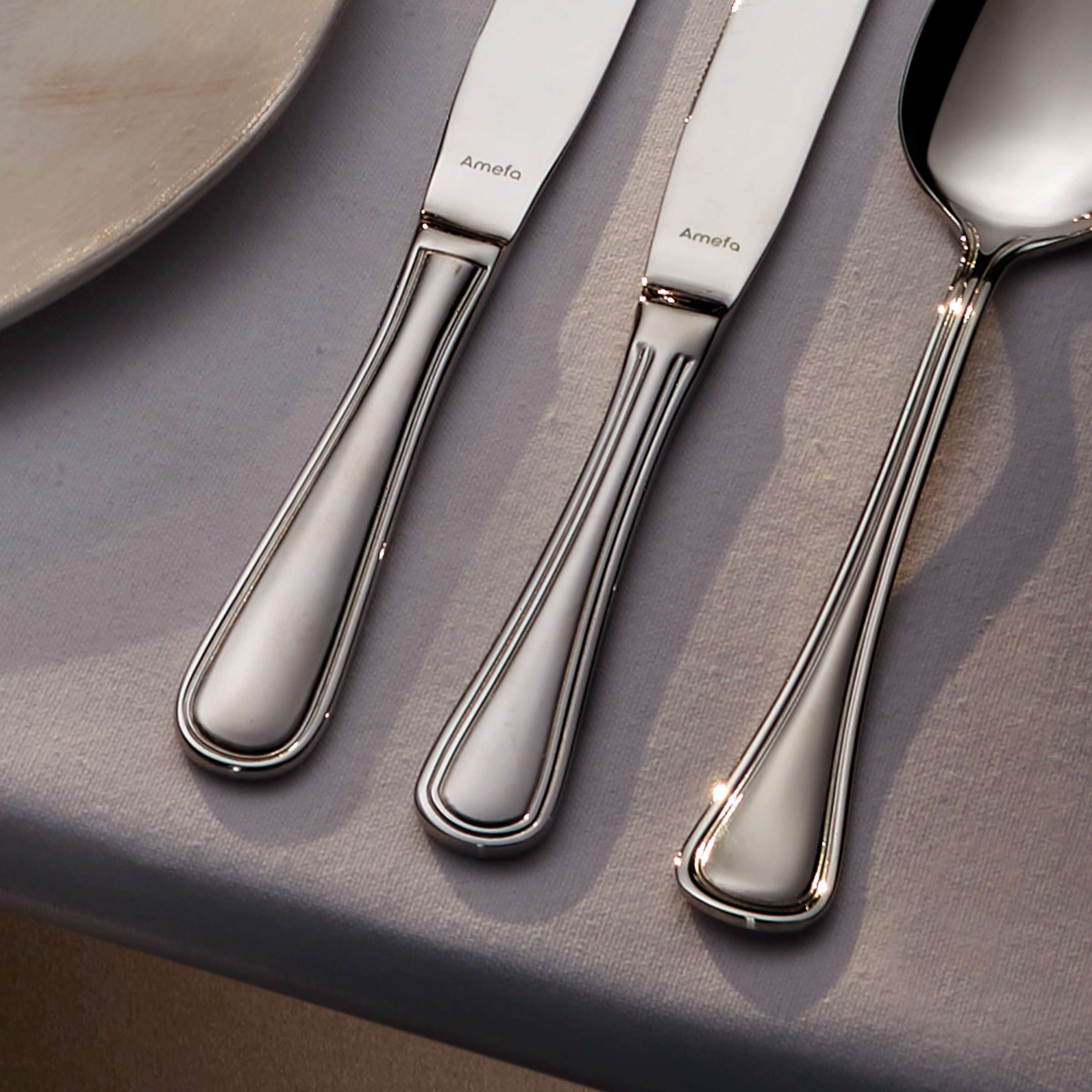 Amefa HAYDN Besteckset 60-teilig mit Messer, Gabel, Löffel aus Edelstahl, elegant und vollständig für den Haushalt.