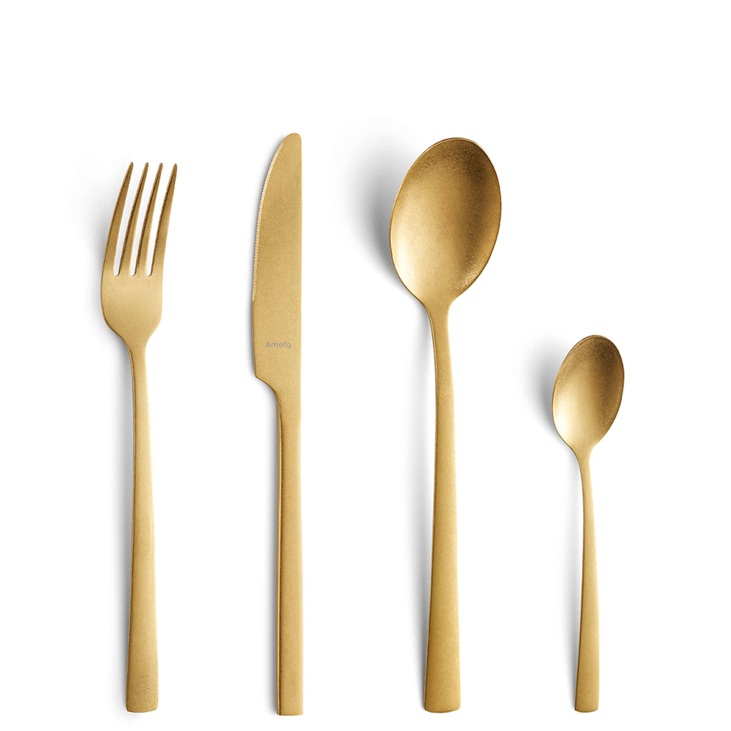 16-teiliges Amefa Besteckset mit PVD gold Finish, Vintage-Design, Messer, Gabeln, Löffel auf weißem Hintergrund