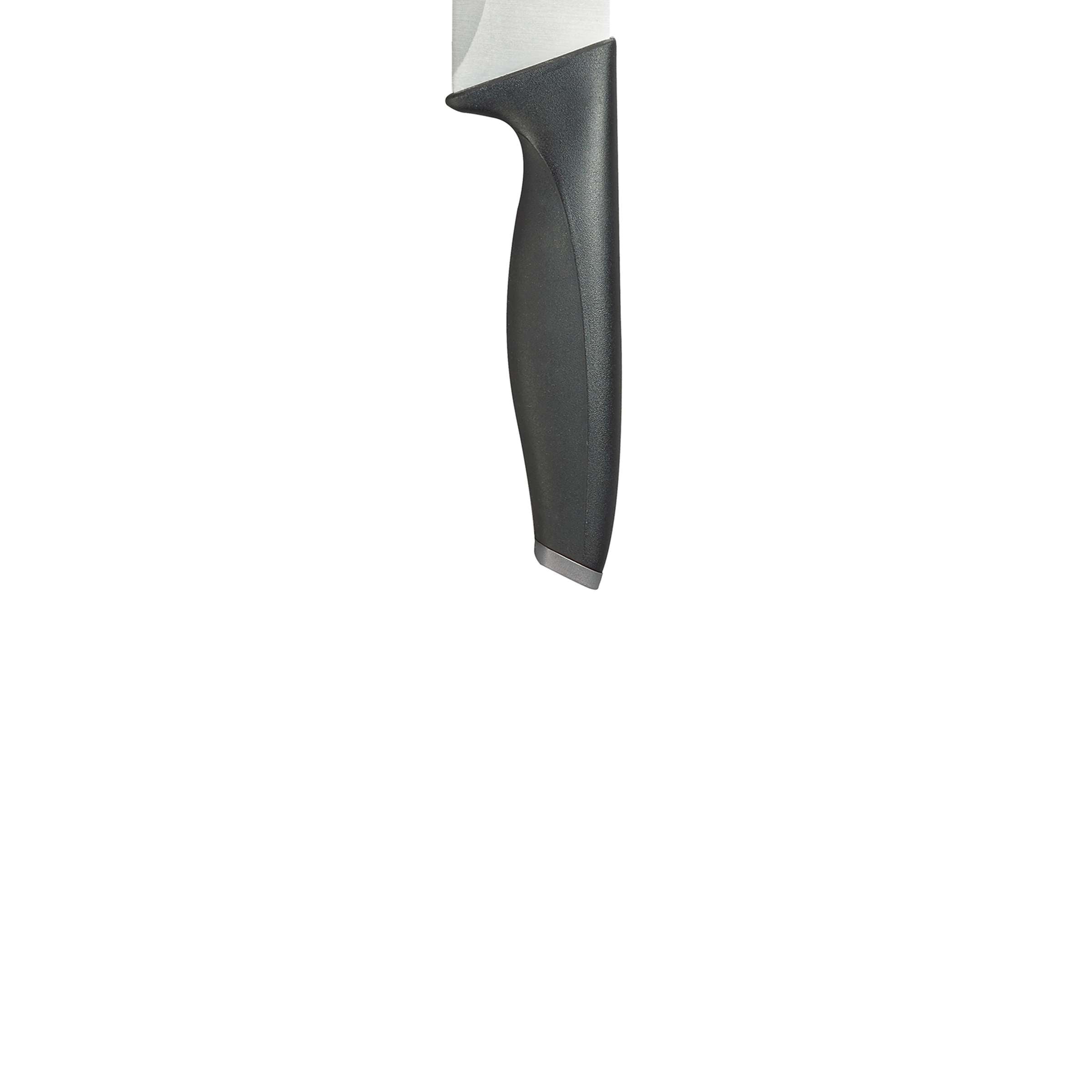 Schneidendes Küchenmesser von Richardson Sheffield, Advantage Kochmesser mit scharfer Klinge und ergonomischem Griff, auf Schneideplatte.