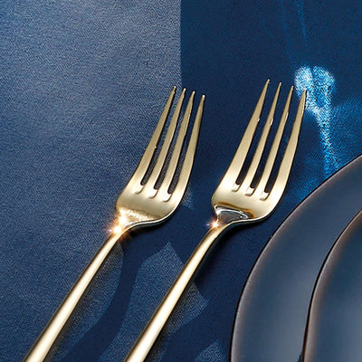 Amefa METROPOLE Besteckset, 24-teilig, PVD champagnerfarben, elegantes Besteck für Tischdekoration, detailreiche Aufnahme