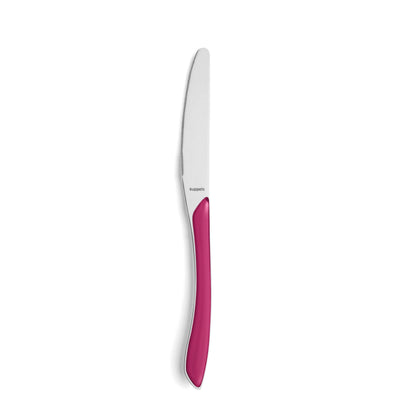 Himbeerrotes, mattiertes 24-teiliges PRISMA Besteckset von Kuppels mit Messer, Gabel, Löffel und Teelöffel, elegant gestaltet