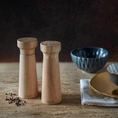 Moderne Holz-Salz- und Pfeffermühle von Amefa, 2-teilig, mit elegantem Design und klaren Linien, ideal für Gewürze in der Küche