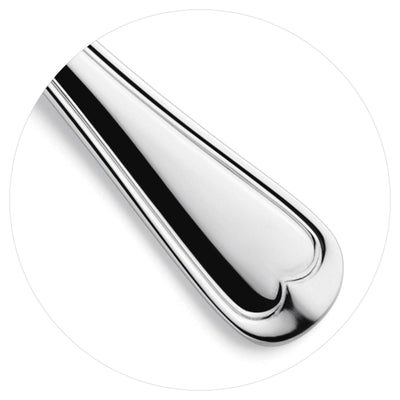 Elegantes 24-teiliges Amefa Besteckset mit Messer, Gabel, Löffel und Teelöffel, aus Edelstahl, detailreiche Nahaufnahme