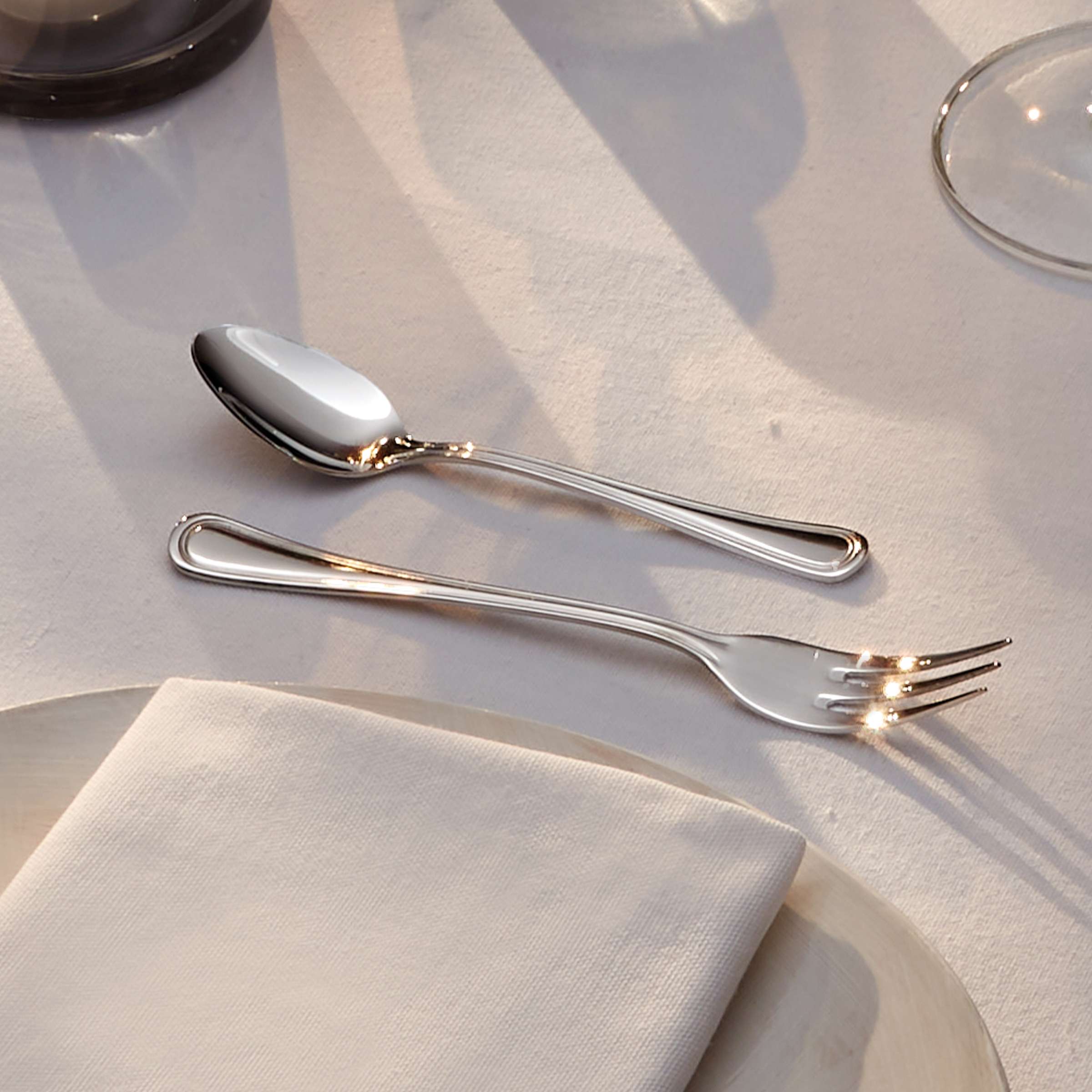 Amefa HAYDN Besteckset, 60-teilig, Besteck für Esstisch mit Messer, Gabel, Löffel, in elegantem Design.