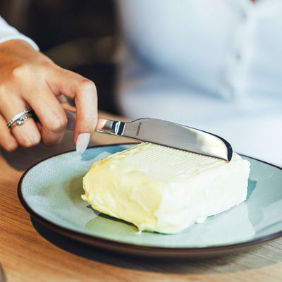 Zweites Set von Kuppels Butterstreicher im eleganten Besteck-Set, perfekt für Butter und Aufstriche, aus hochwertigem Edelstahl gefertigt.