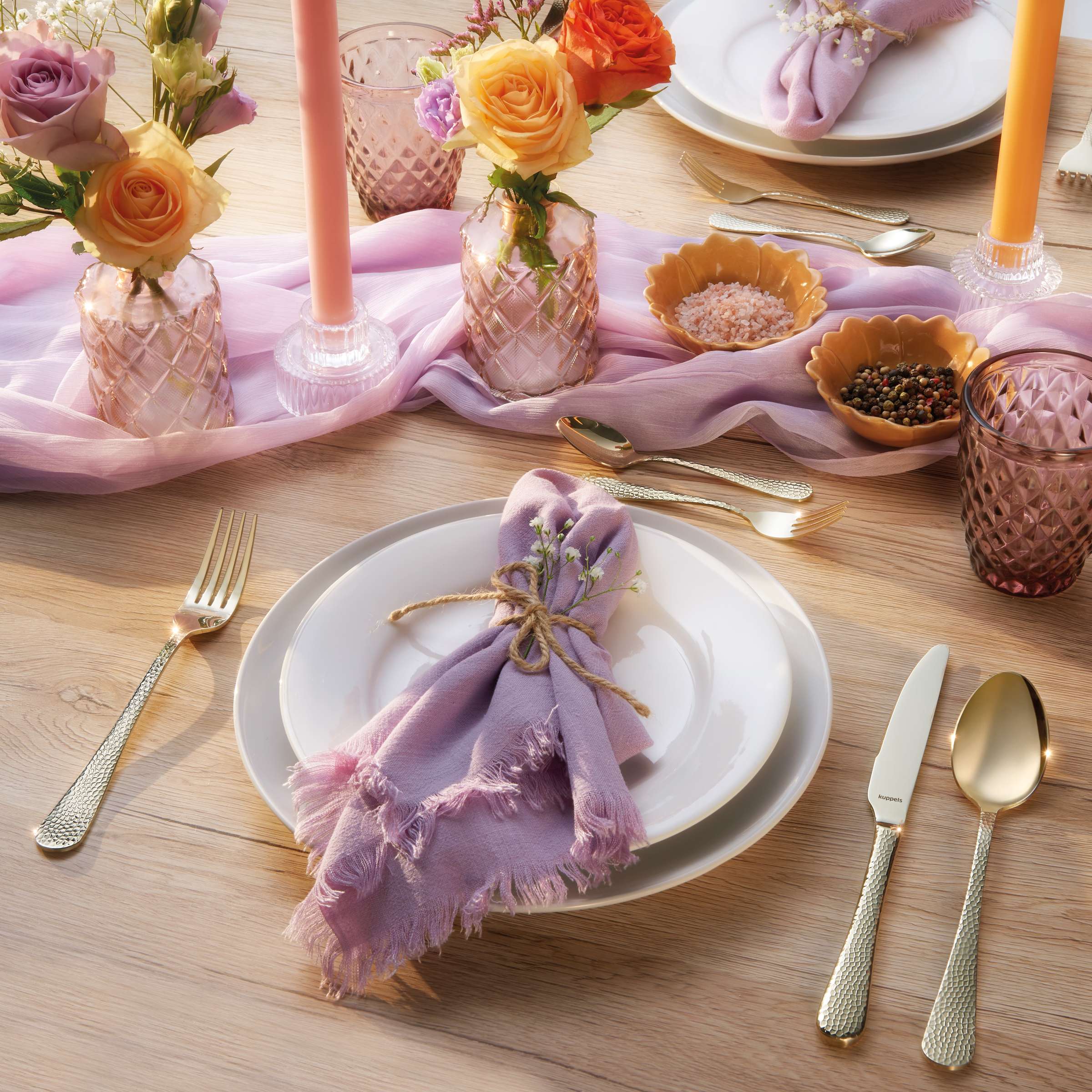 30-teiliges CRYSTAL Besteckset von Kuppels Home in Champagner PVD, zeigt stilvolles Besteck mit elegantem Finish.