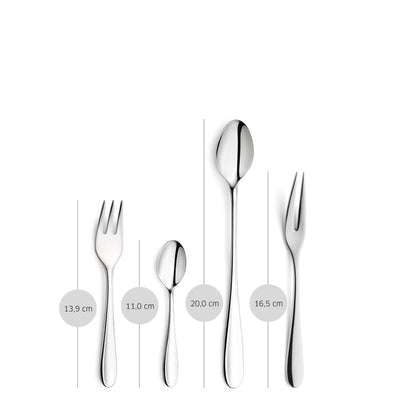 Kuppels TRIVO Besteckset 45-teilig mit Gabeln, Messern, Löffeln aus Edelstahl, elegant auf einem gedeckten Tisch.