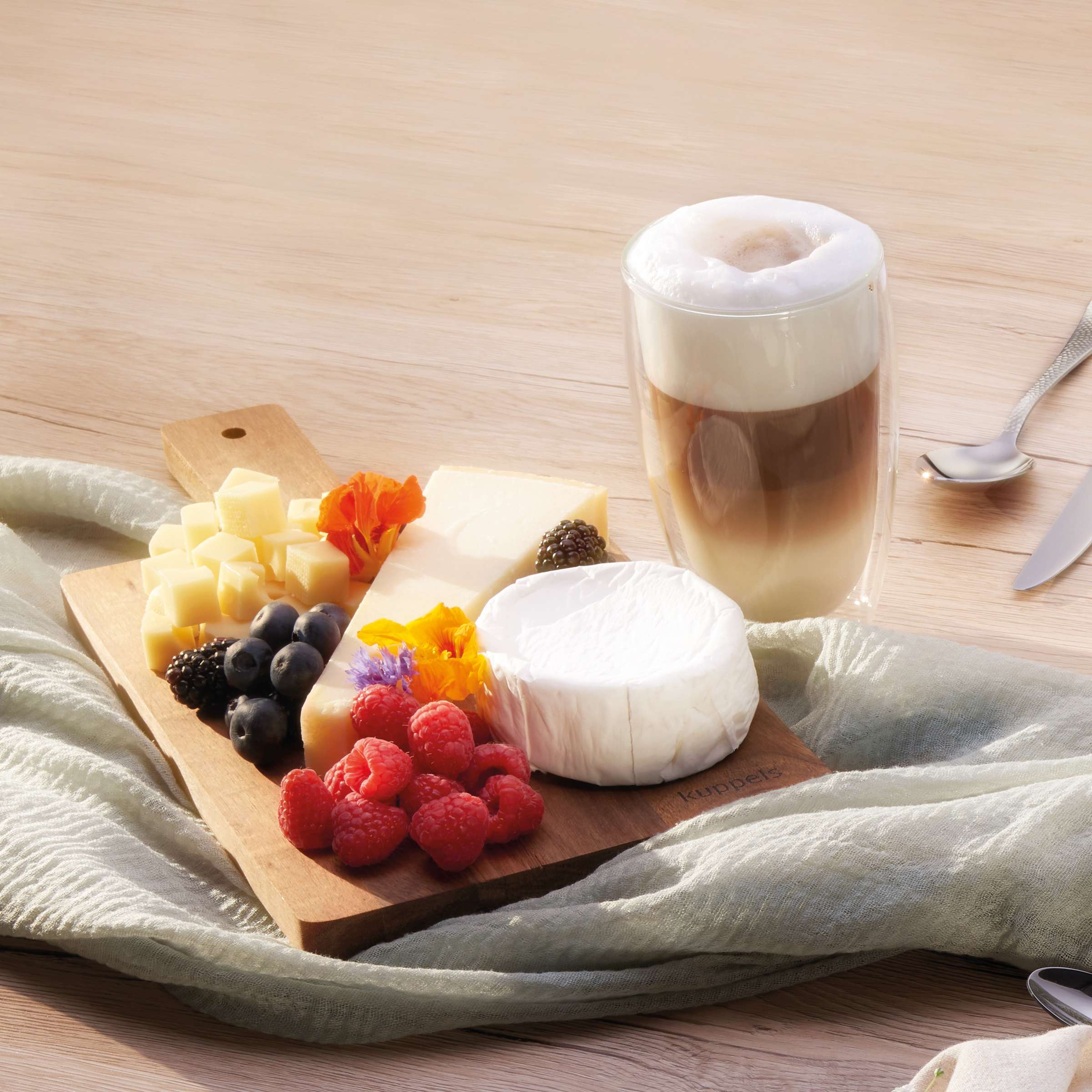 Kuppels NICE Schneidebrett-Set aus zwei Schneidbrettern aus Holz, ideal zum Schneiden von Lebensmitteln in der Küche