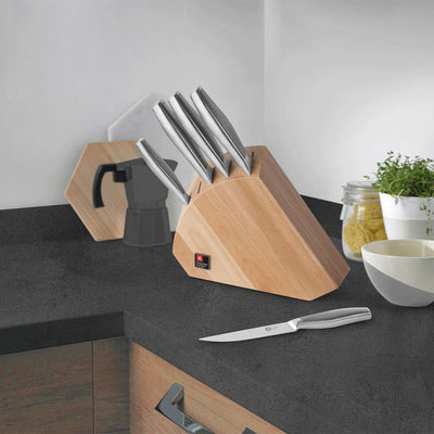 SENSE Messerblock 5-teilig von Richardson Sheffield mit schwarzen Kunststoff- und Holzgriffen, Messer im Messerblock.