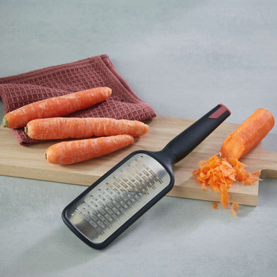 Grobe Reibe von Richardson Sheffield aus der REFINEST Accessoire-Serie, ideal zum Zerkleinern und Reiben von Lebensmitteln.