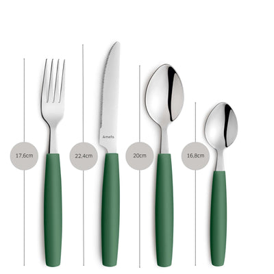 Dunkelgrünes VALOA Besteckset mit 16 Teilen von Amefa, Messer, Gabeln, Löffel und Teelöffel auf weißem Hintergrund