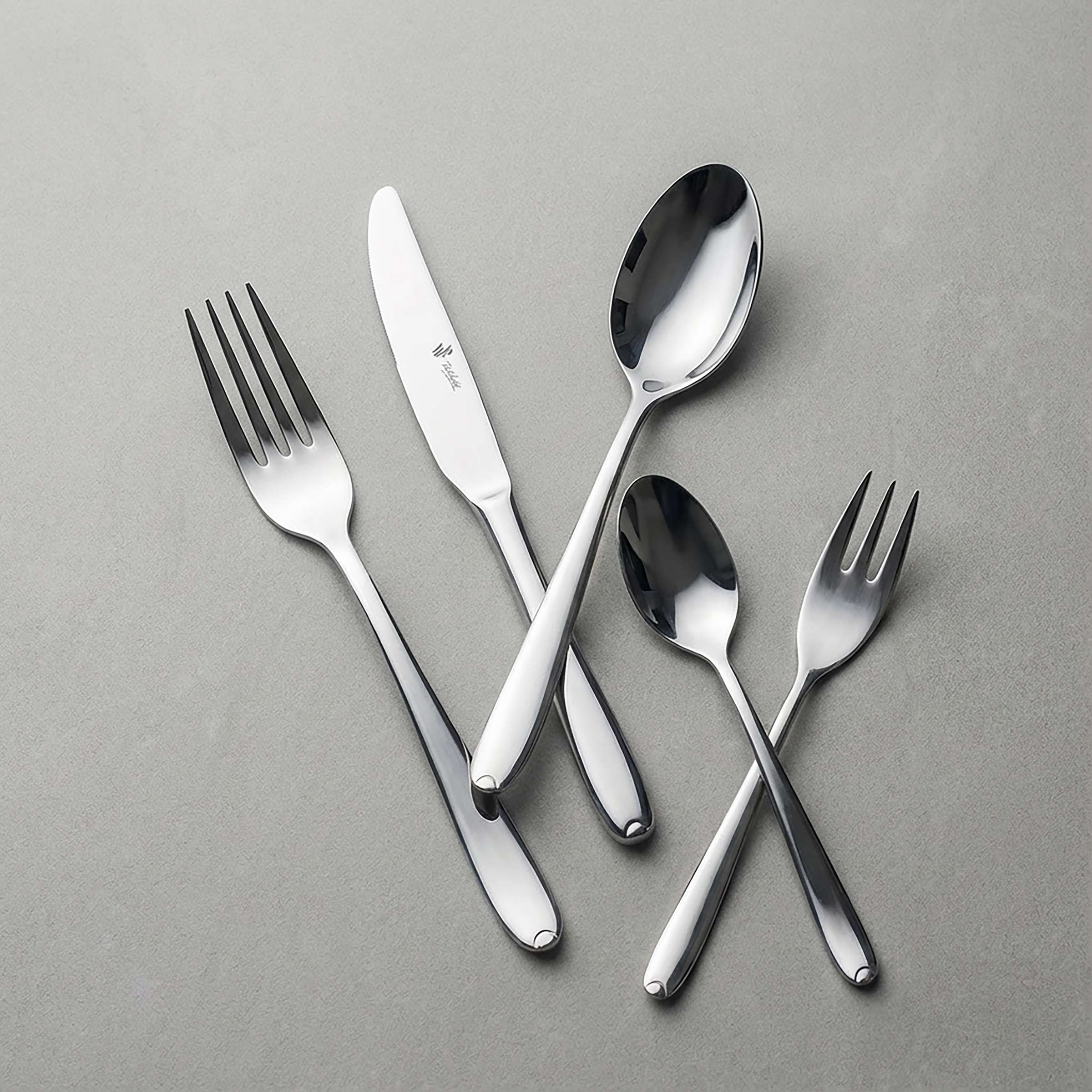 Paul Wirths CULTURA Fischgabel aus Edelstahl, elegante Fischgabel mit vier Zinken und stilvollem Design.