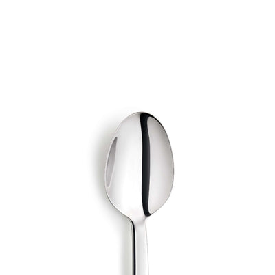 Ein einzelner Paul Wirths AURA Kaffeelöffel aus Edelstahl, elegant und glänzend, perfekt für den Kaffeetisch.