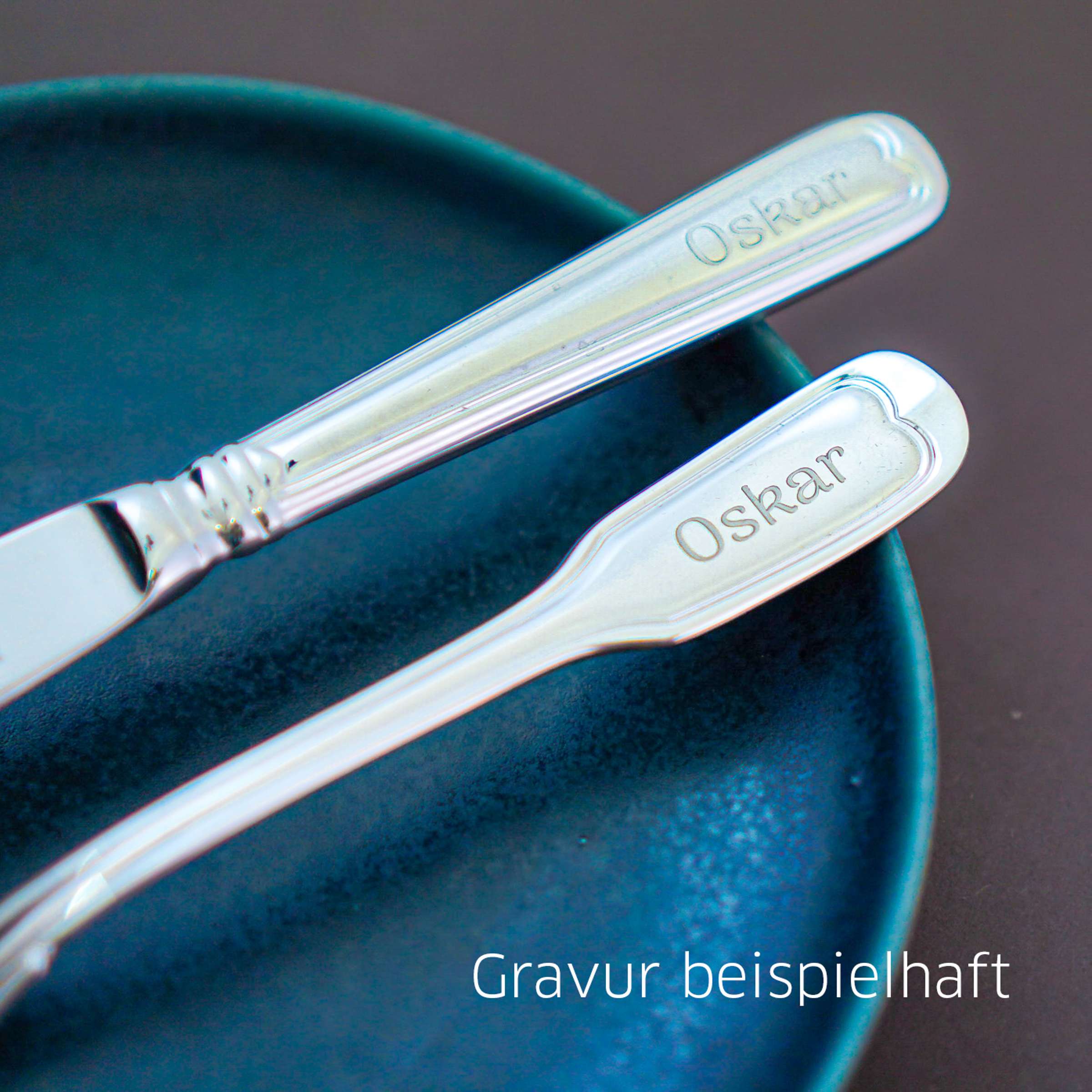 Augsburger Faden Kinderbesteck Set, 4-teilig, von Paul Wirths, aus Edelstahl mit bunten Griffen für Kinder geeignet.